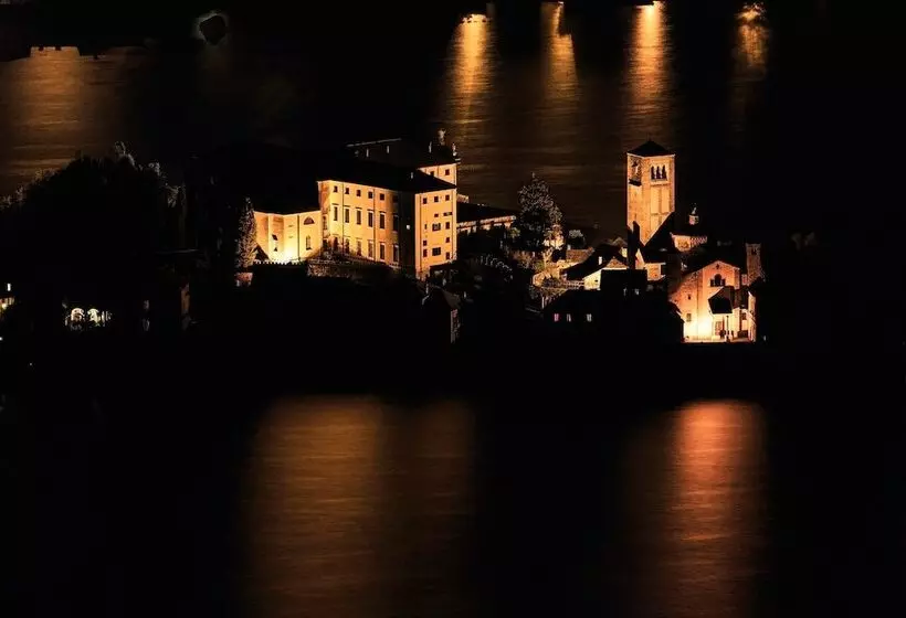 ホテル Panoramico Lago D Orta Adults Only