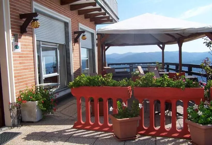 ホテル Panoramico Lago D Orta Adults Only