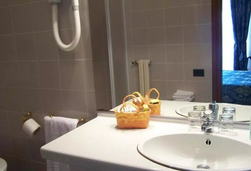 ホテル Panoramico Lago D Orta Adults Only