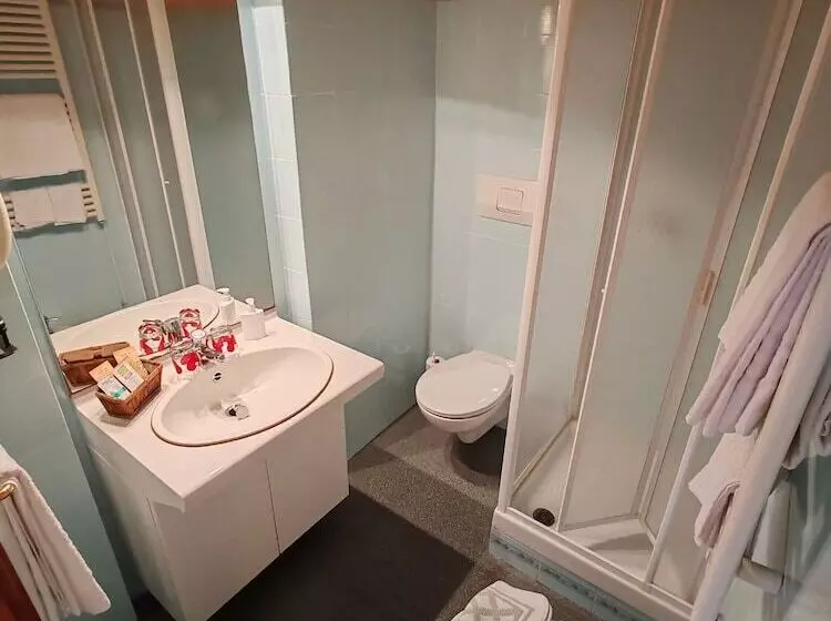 ホテル Panoramico Lago D Orta Adults Only