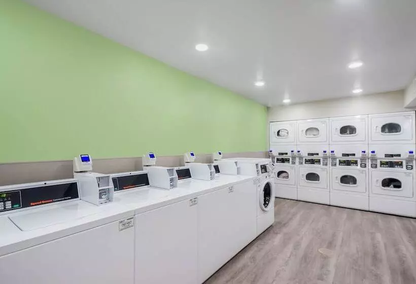 Hotelli Woodspring Suites Chicago Midway