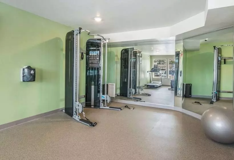 Hotelli Woodspring Suites Chicago Midway