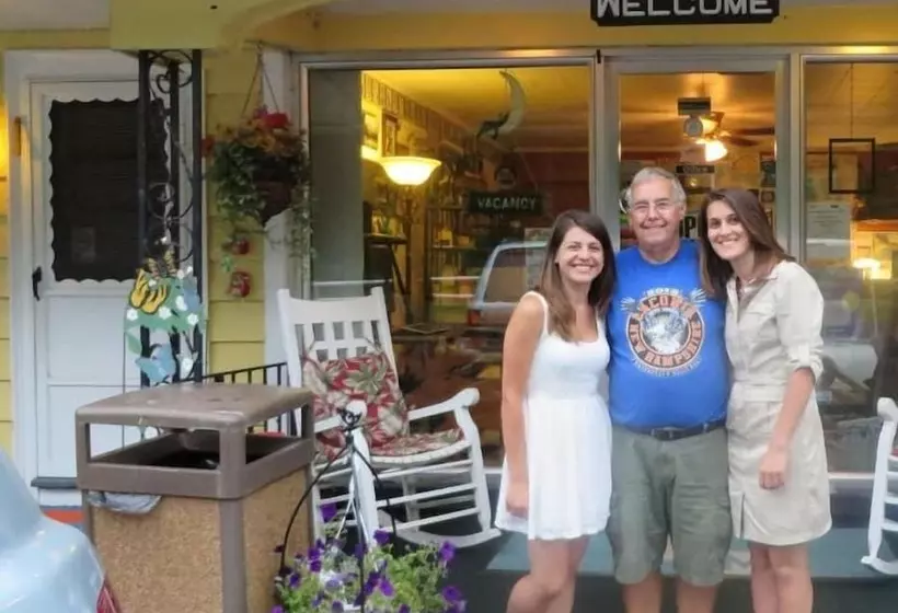 Lake Winnipesaukee Motel