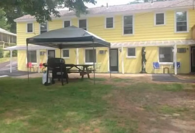 Lake Winnipesaukee Motel