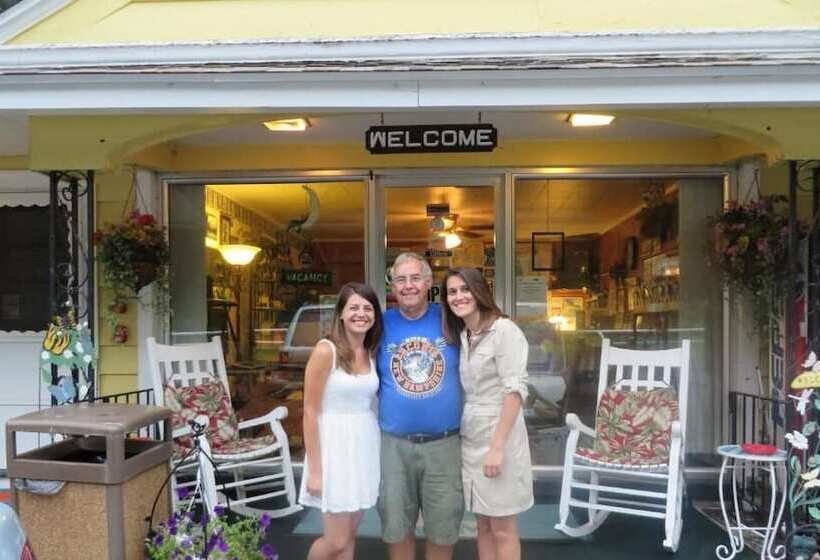 Lake Winnipesaukee Motel