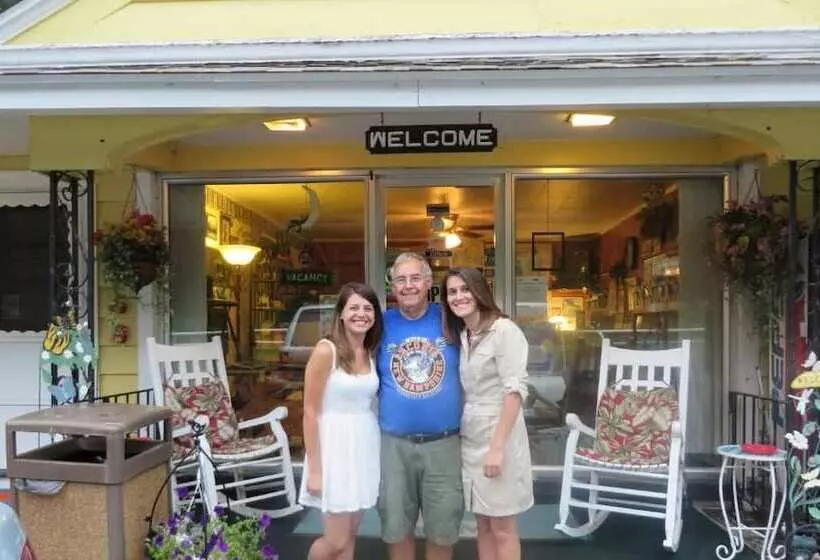 Lake Winnipesaukee Motel