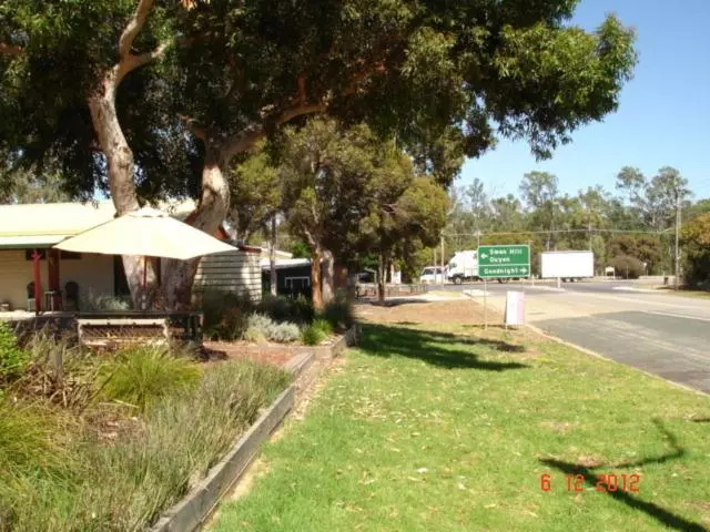 モーテル Tooleybuc Country Roads Motor Inn