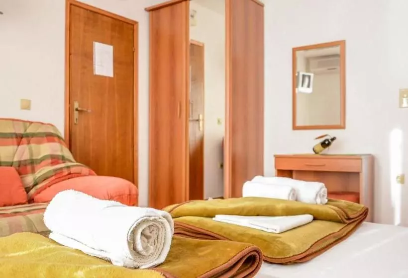 پانسیون Apartments Drobni Pijesak