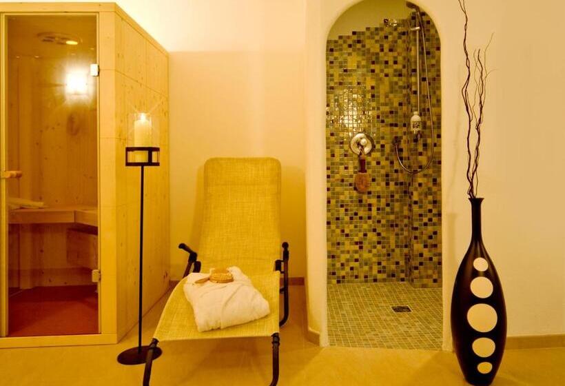 פנסיון Garni Alpin