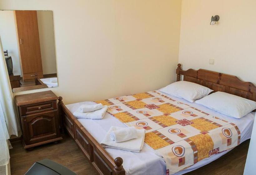 پانسیون Guest House Eos