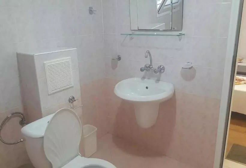 پانسیون Guest House Eos
