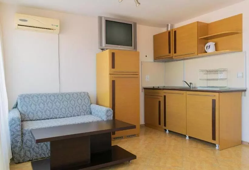 پانسیون Guest House Eos
