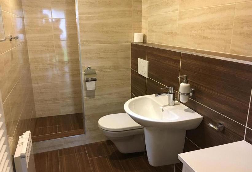 膳宿费 Penzion Nike Trio Riviera