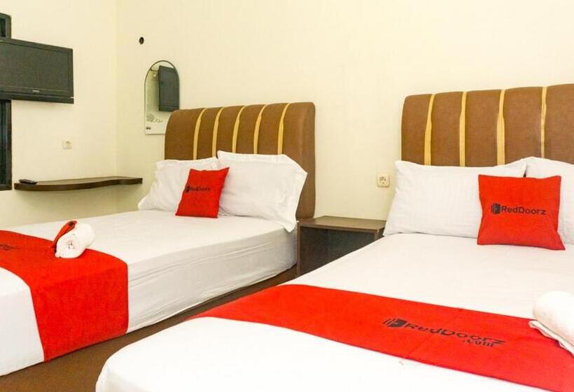 פנסיון Reddoorz Near Sentani Airport Jayapura