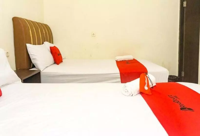 ペンション Reddoorz Near Sentani Airport Jayapura