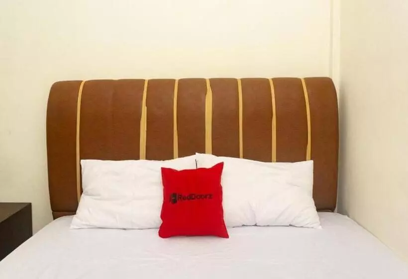 ペンション Reddoorz Near Sentani Airport Jayapura