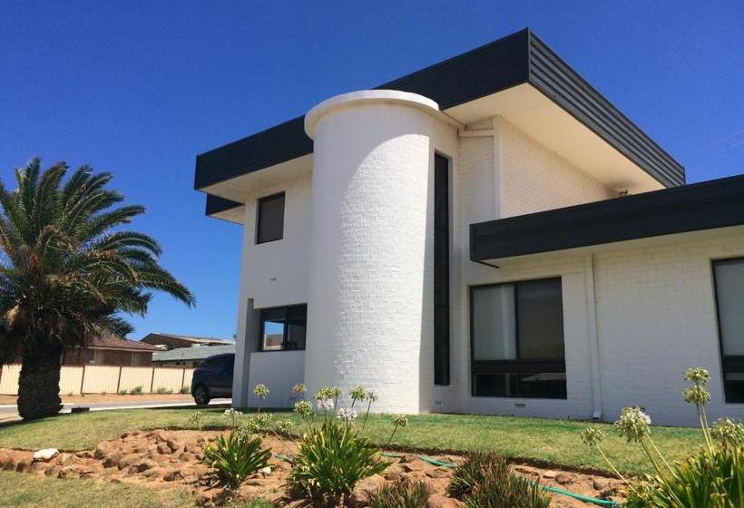 بنسيون Zebras Guesthouse