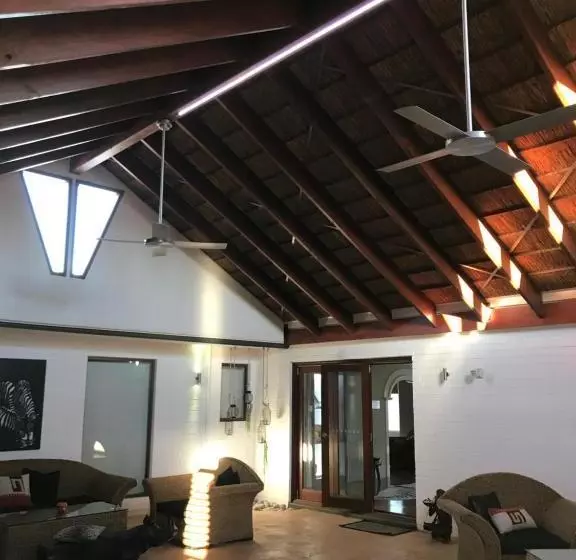 Majatalo Zebras Guesthouse