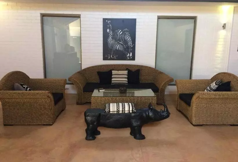 Majatalo Zebras Guesthouse