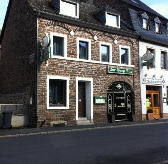 פנסיון Zur Burg Eltz