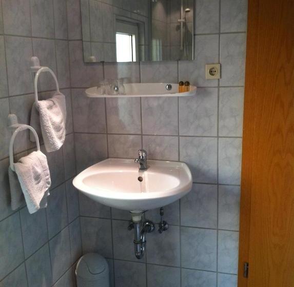 פנסיון Zur Burg Eltz