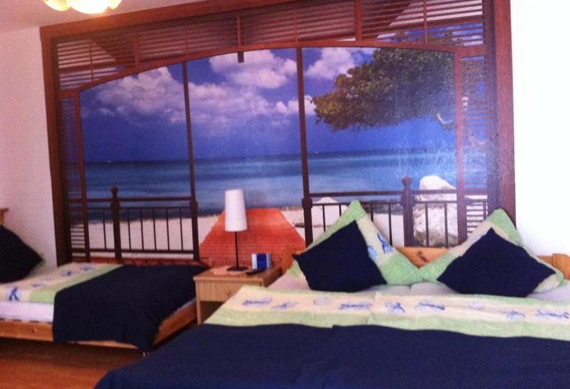 פנסיון Zur Burg Eltz