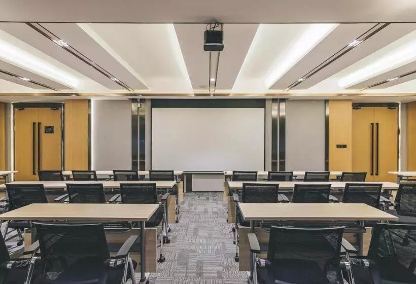 Hotelli Atour  Chaozhou Ancient City People Square