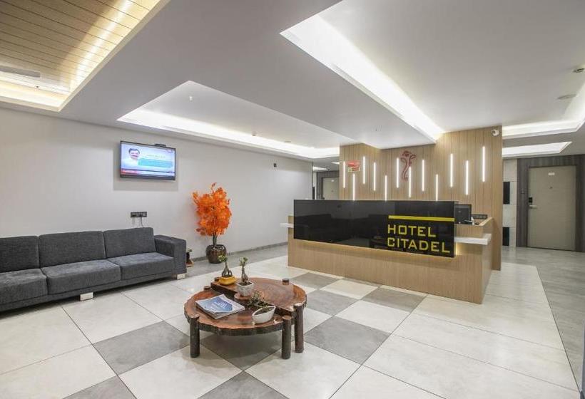 Hotell Vaccinated Staff Capital O 69251  Citadel 2