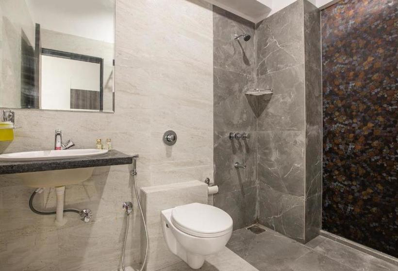 Hotell Vaccinated Staff Capital O 69251  Citadel 2