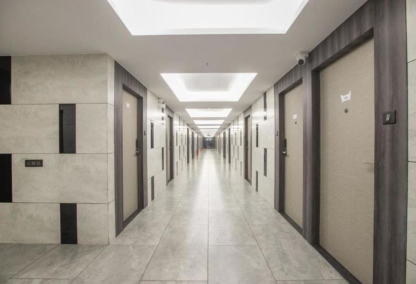 Hotell Vaccinated Staff Capital O 69251  Citadel 2