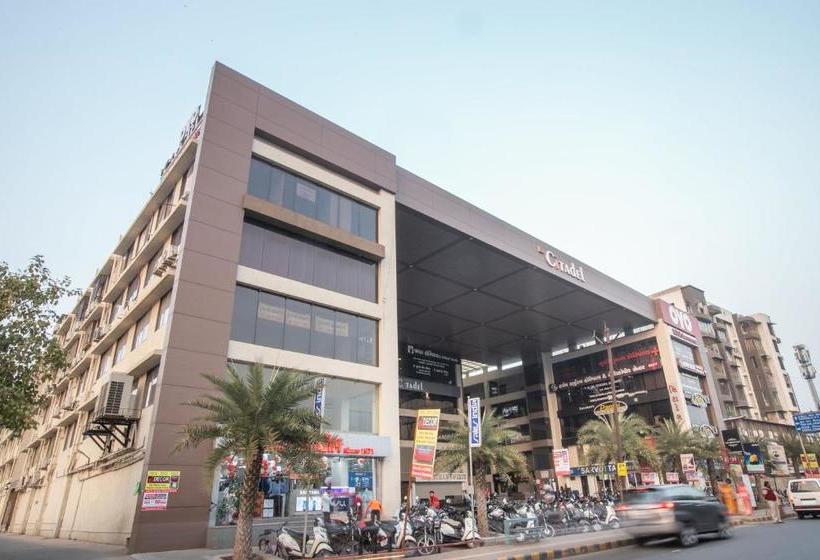 Hotell Vaccinated Staff Capital O 69251  Citadel 2