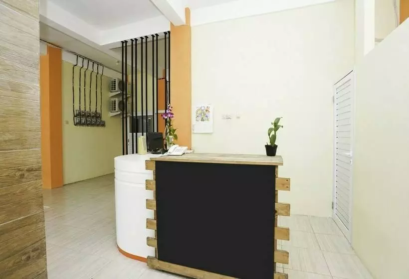 ホテル Oyo 1367 Banuwa Residence Near Rsu Mitra Keluarga Waru Kabupaten Sidoarjo
