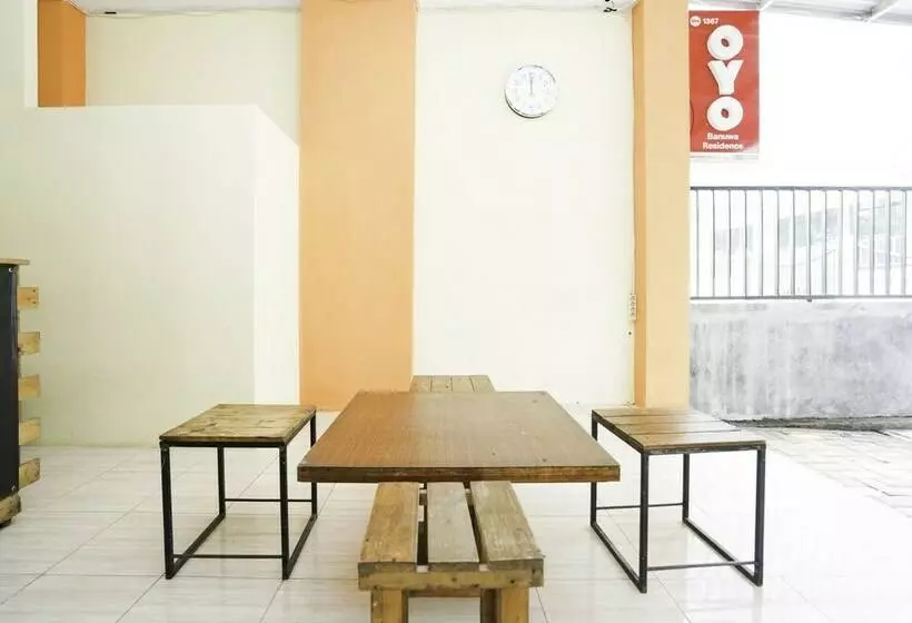ホテル Oyo 1367 Banuwa Residence Near Rsu Mitra Keluarga Waru Kabupaten Sidoarjo