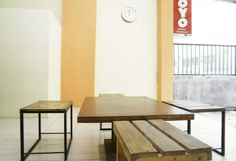 ホテル Oyo 1367 Banuwa Residence Near Rsu Mitra Keluarga Waru Kabupaten Sidoarjo