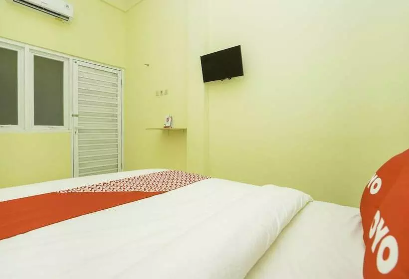 ホテル Oyo 1367 Banuwa Residence Near Rsu Mitra Keluarga Waru Kabupaten Sidoarjo