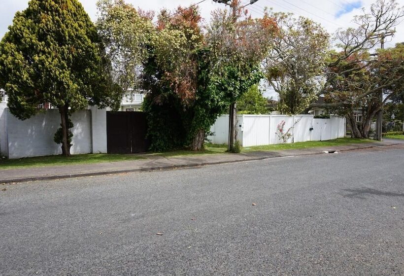 פנסיון Auckland Hauraki Modern Guest House