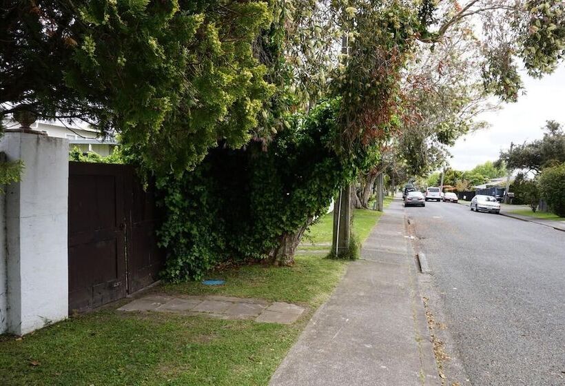 פנסיון Auckland Hauraki Modern Guest House