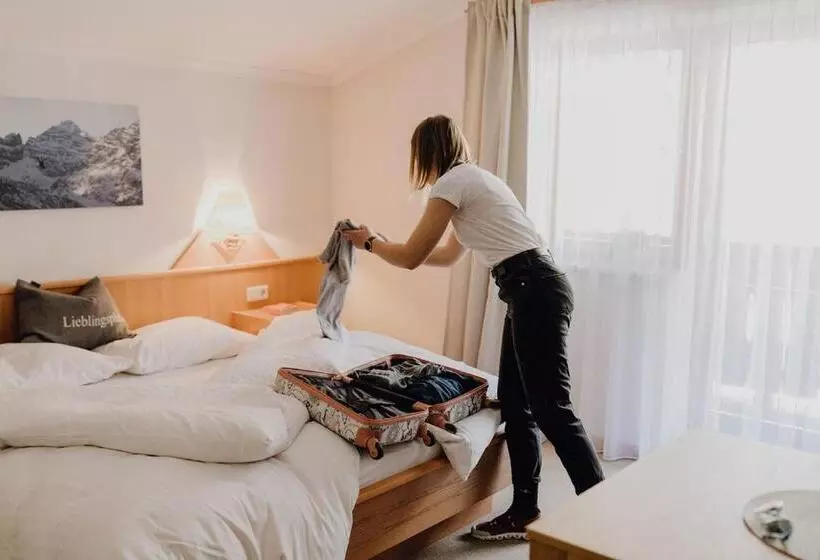 Dorfcafe Unken Hotelpension Swirtshaus Im Dorf