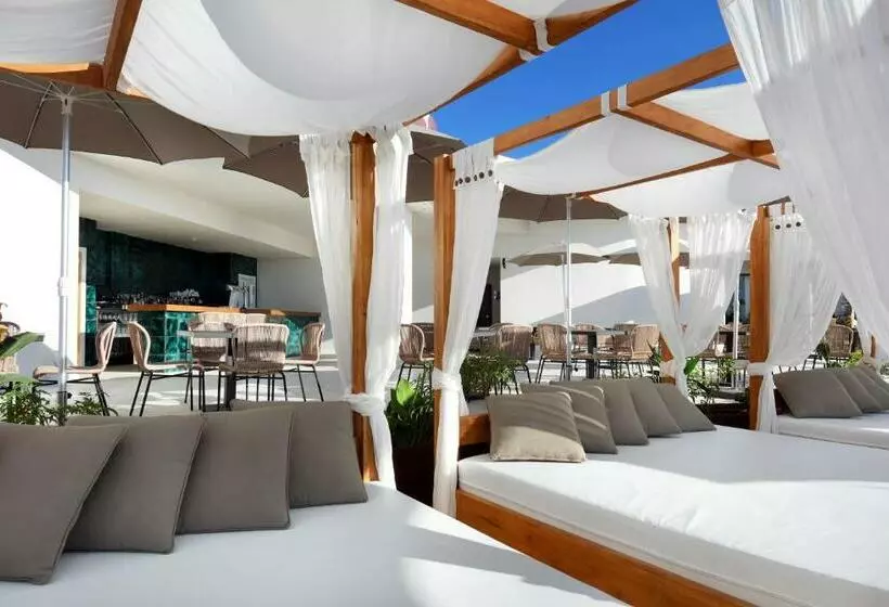 Hard Rock Hotel Tenerife