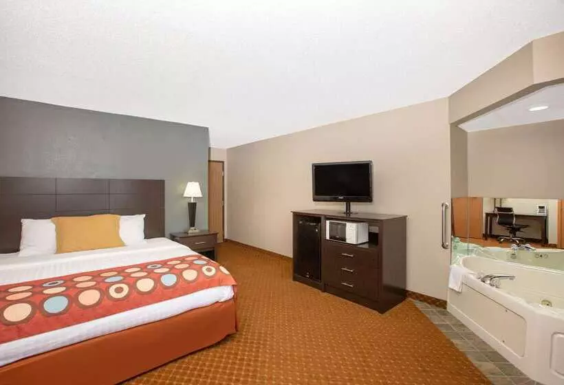 ホテル Americinn By Wyndham Coralville