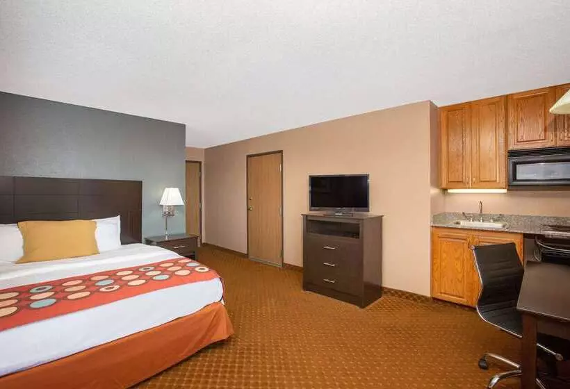 ホテル Americinn By Wyndham Coralville