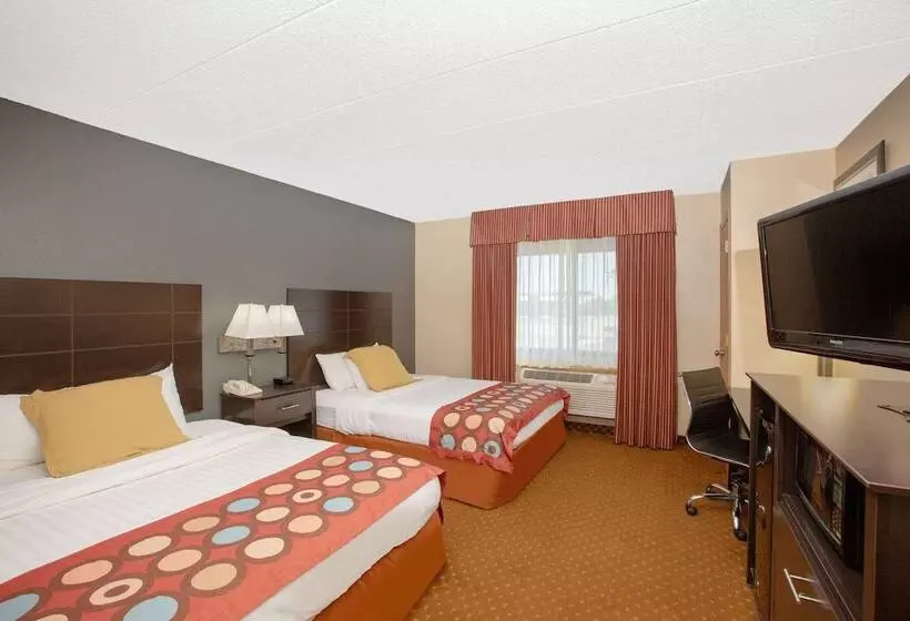 ホテル Americinn By Wyndham Coralville