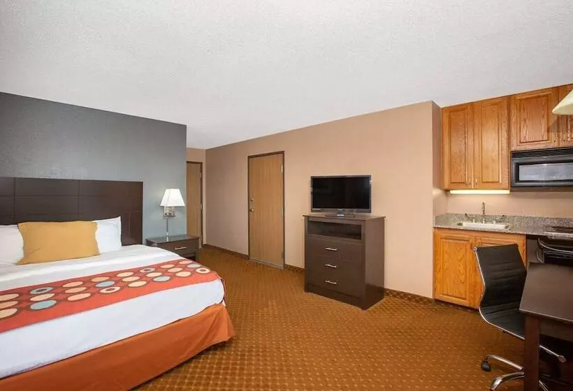 ホテル Americinn By Wyndham Coralville