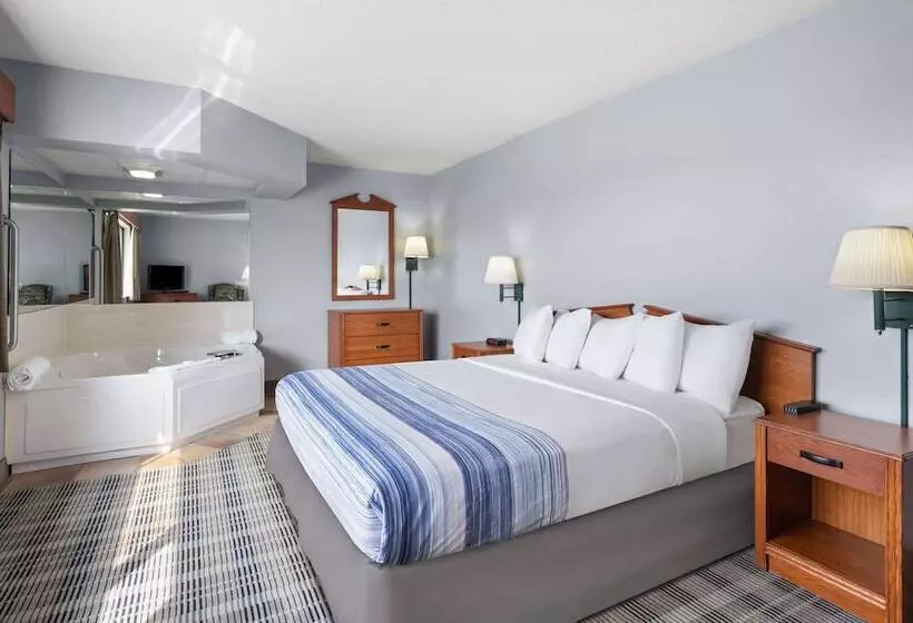 Отель Americinn By Wyndham Stuart