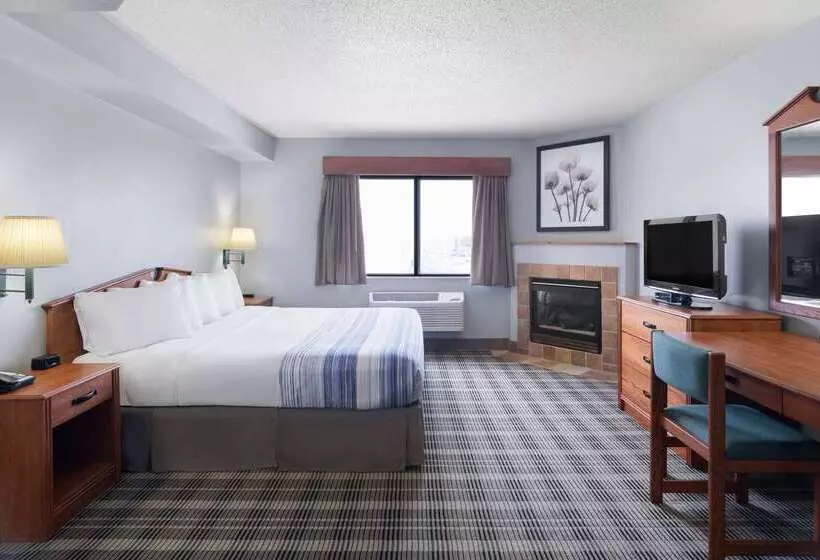 Отель Americinn By Wyndham Stuart