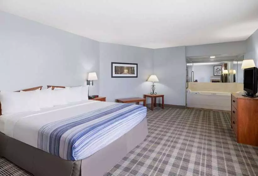 Отель Americinn By Wyndham Stuart