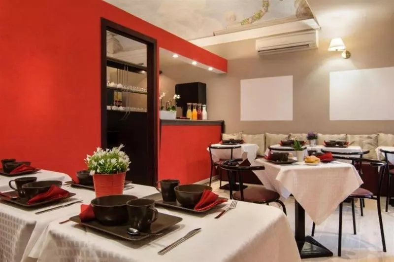 Hotelli Cardinal Of Florence   Recommended For Ages 25 To 55