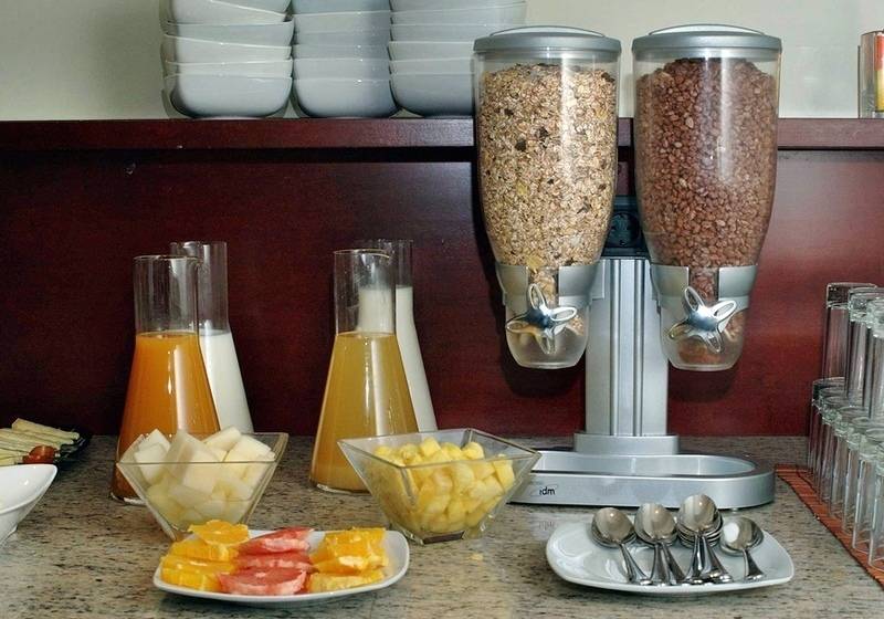 Отель Exe Plaza Delicias