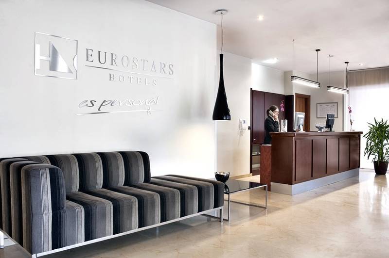 Отель Exe Plaza Delicias