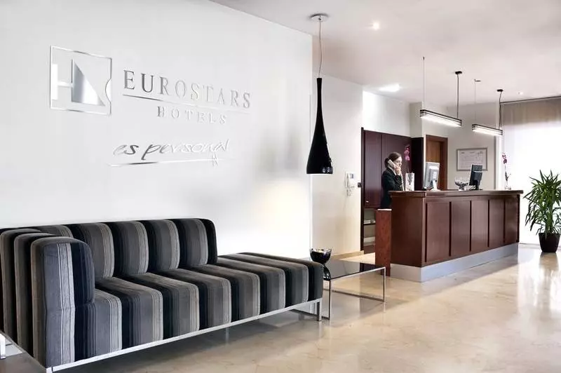 Отель Exe Plaza Delicias